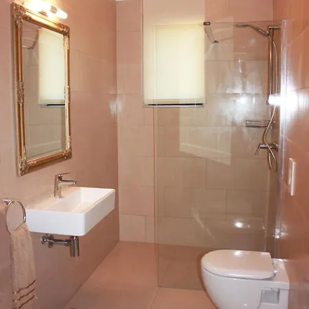 Apartment Geraeumige Charmante In Der Naehe Des Meeres By Interhome *