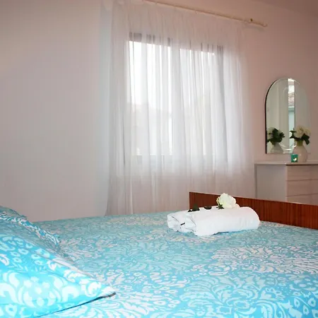 Apartman Geraeumige Charmante In Der Naehe Des Meeres By Interhome Pješčana Uvala
