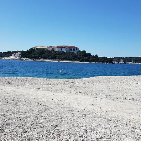 Apartman Geraeumige Charmante In Der Naehe Des Meeres By Interhome Pješčana Uvala
