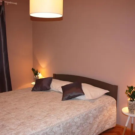 Geraeumige Charmante In Der Naehe Des Meeres By Interhome